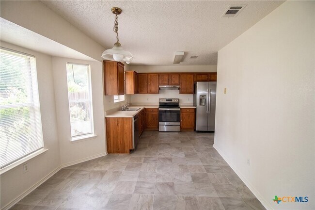 Foto del edificio - 3615 Coral Bay Ln