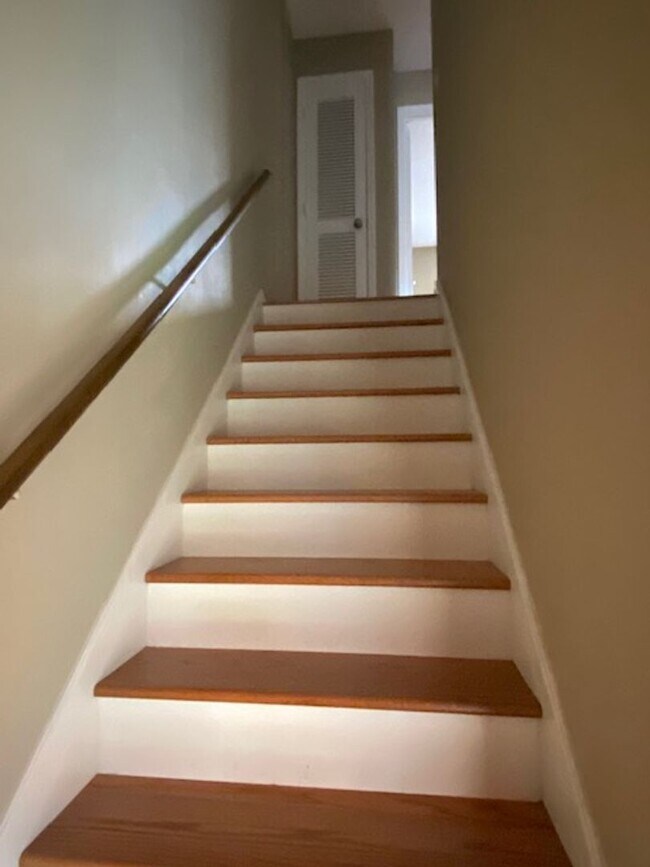 Foto del edificio - 2 bedroom 1.5 bath  The Cloister Condominium