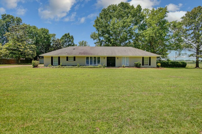 Primary Photo - Beautiful Home!