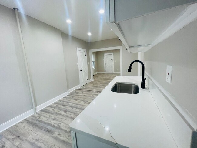 Foto del edificio - 289 Elmwood Ave