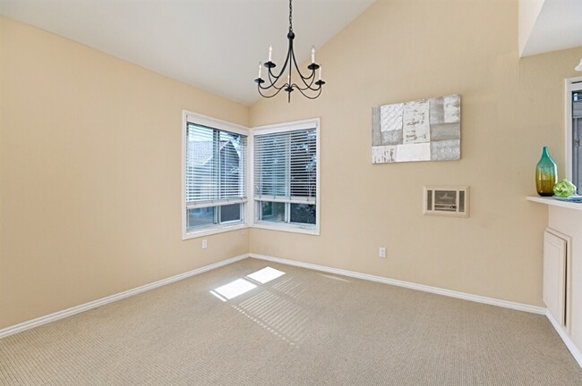 Building Photo - 930 Via Mil Cumbres