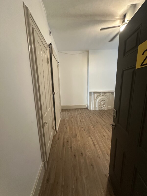 Foto del edificio - 765 Mt Hope Ave