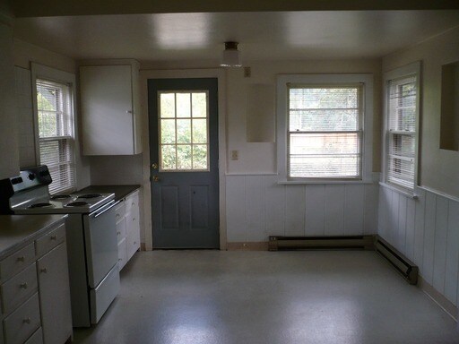 Building Photo - 3851 Hilyard St