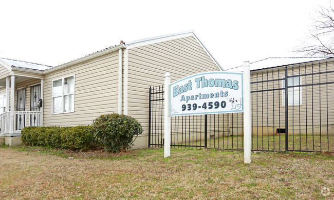 Building Photo - East Thomas Apartments