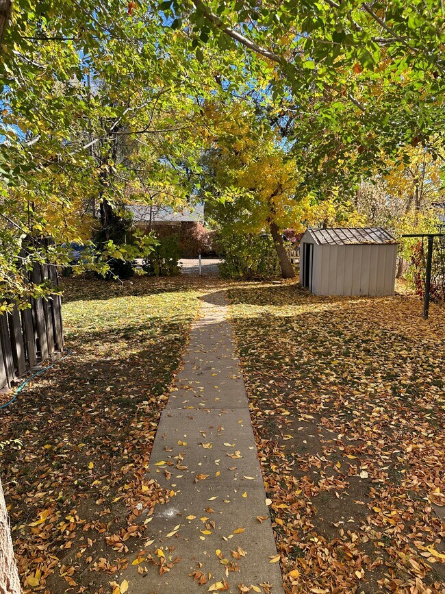 Building Photo - 2524 Mapleton Ave