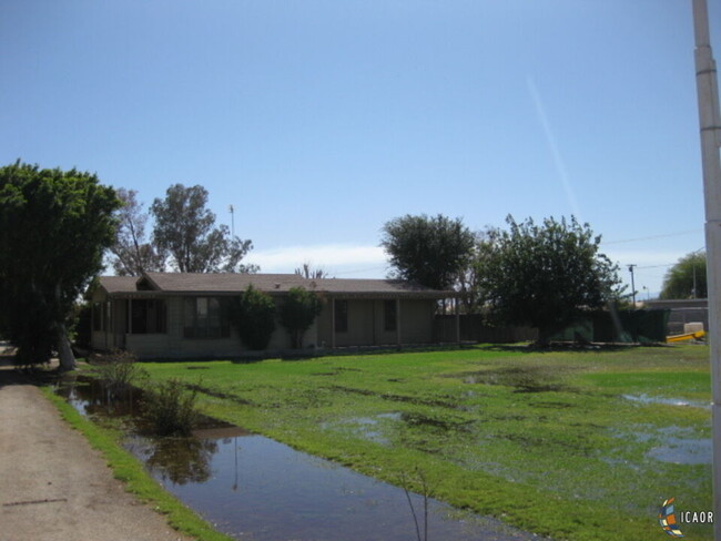 Building Photo - 481 W Aten Rd