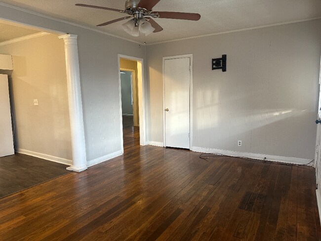 Foto del edificio - 407 Ponroy St