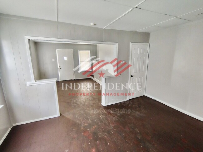 Building Photo - 515 Mertland Ave