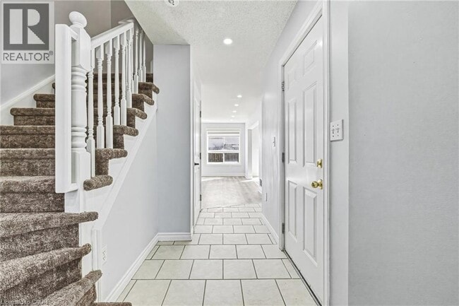 Building Photo - 41 Pinewoods Dr