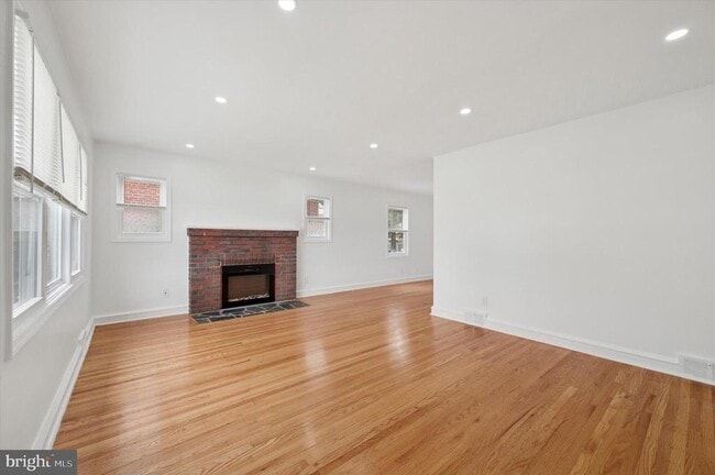 Foto del edificio - 6134 Grant Ave