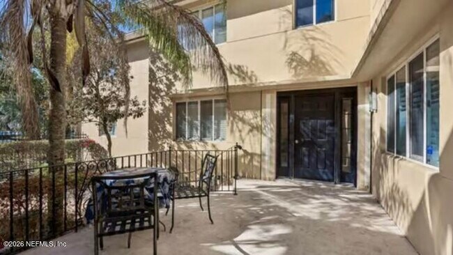 Foto del edificio - 2159 Riverside Ave