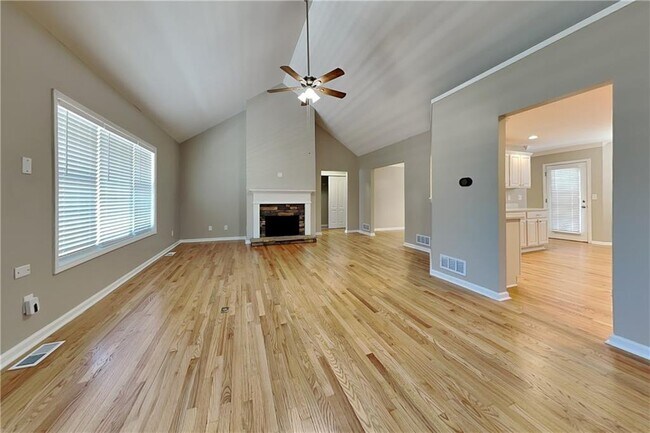 Foto del edificio - 112 Hickory View Ln