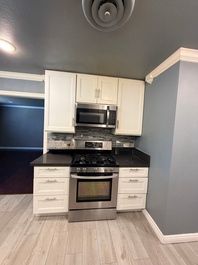 Foto del edificio - 6482 Adair Ave