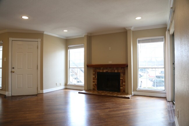 Foto del edificio - 12480 Abrams Rd