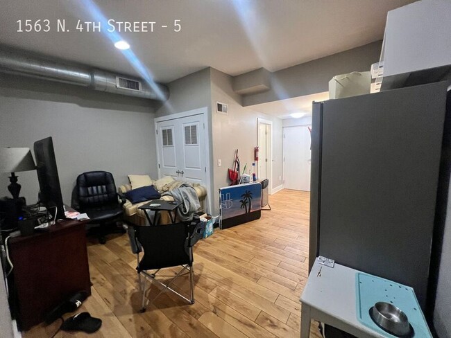 Foto del edificio - 1563 N 4th St