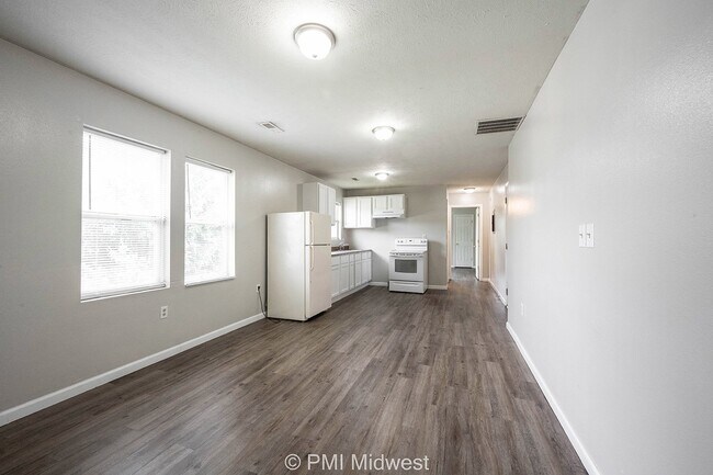 Foto del edificio - Cozy 2 Bed Apartment in Indianapolis with ...
