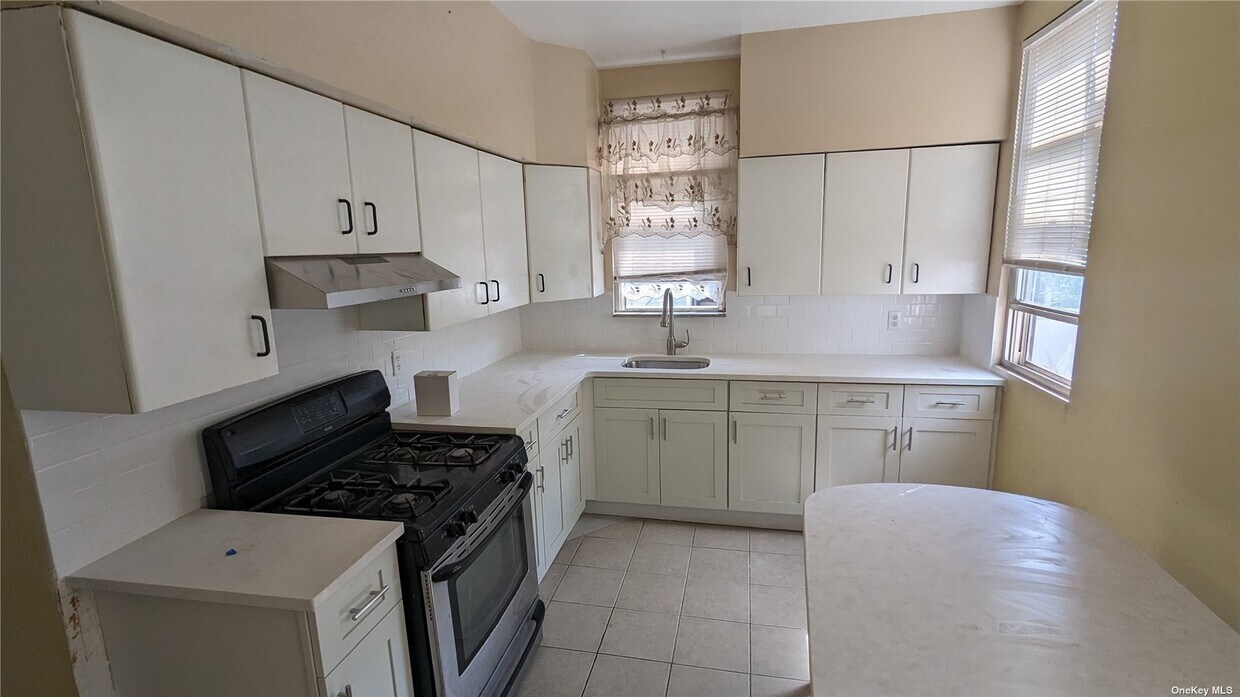 10312 96th St, Ozone Park, NY 11416 Room for Rent in Ozone Park, NY