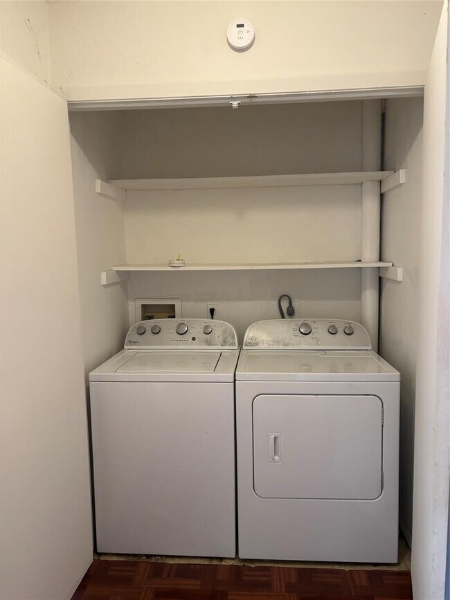 Foto del edificio - 3103 Edgedale Dr