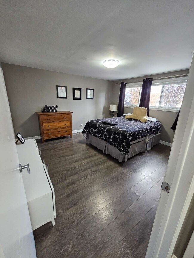 Building Photo - 3585 Rapids View Dr
