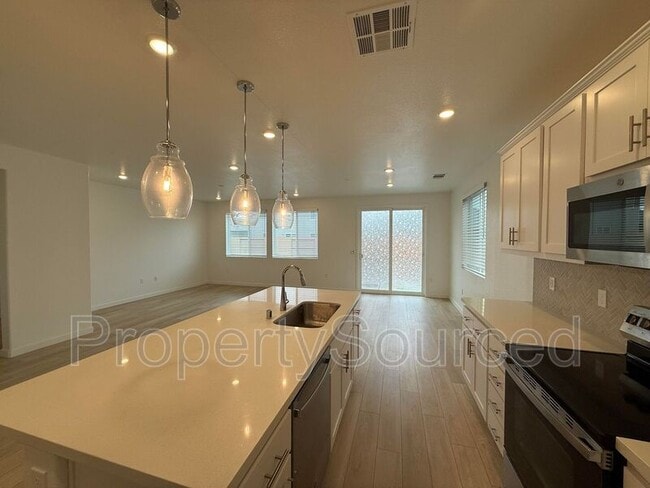 Building Photo - 1753 Lacey Ave