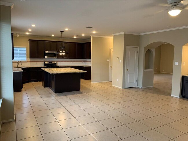 Building Photo - 4428 Chickasaw Ct