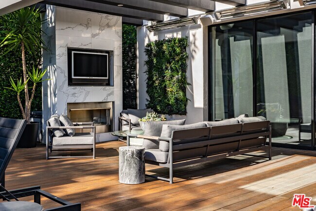 Foto del edificio - 1353 Woodruff Ave