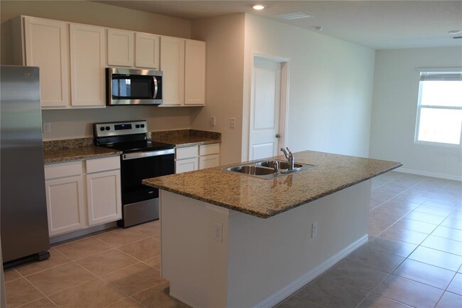 Building Photo - 2726 Greenleaf Ter