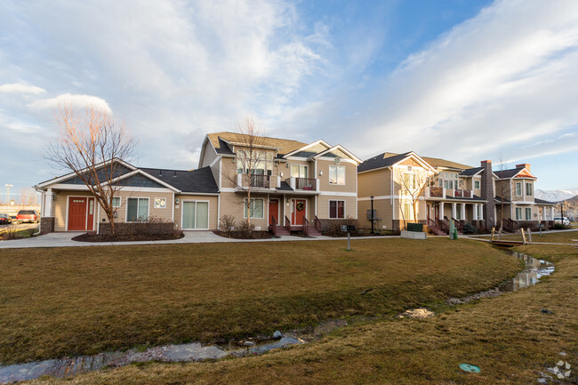 Building Photo - Grass Creek Village