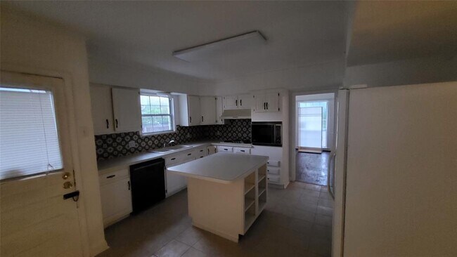 Foto del edificio - 2215 Dorrington St