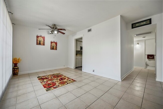 Foto del edificio - 7510 Shadyvilla Ln