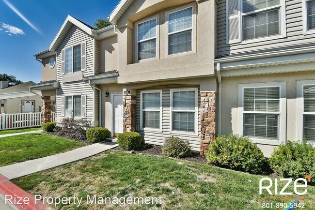 Building Photo - 2 br, 2.5 bath House - 1769 E Kiera Ct