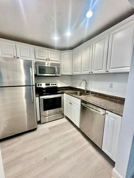 Photo - 251 Brighton F Apartment