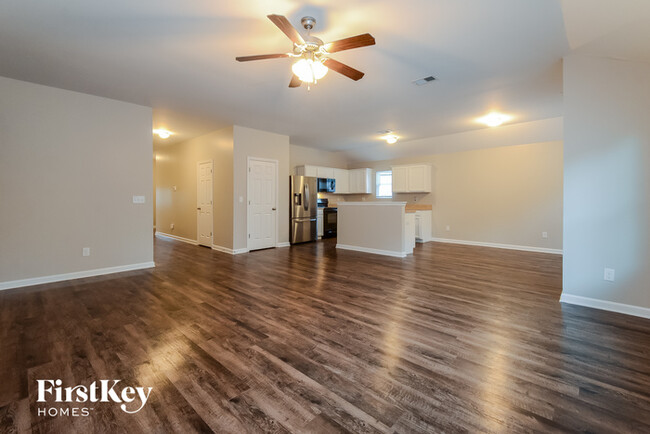 Foto del edificio - 771 Deerwood Dr