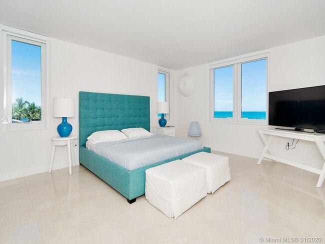 Building Photo - 2301 Collins Ave