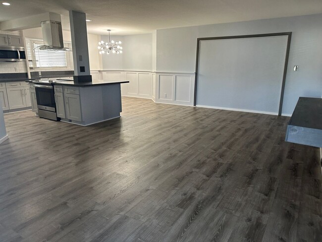 Foto del edificio - Free Perks, Spacious 4-Bedroom, 3-Bath Home!