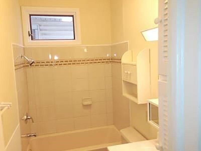 Building Photo - 925 Cedar St