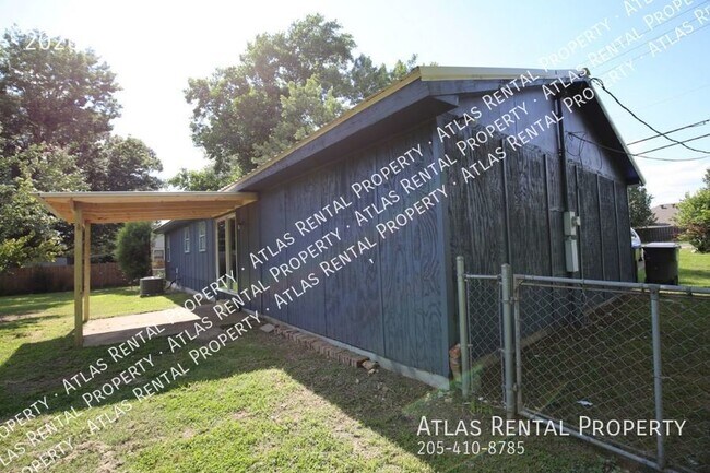 Building Photo - 2026 1st Ave W