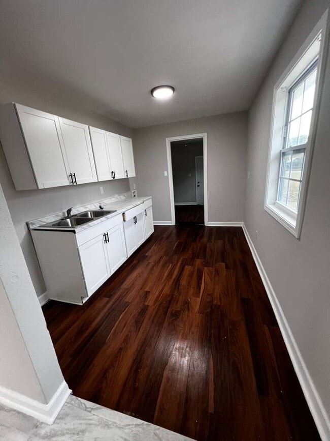 Building Photo - 3927 Dearborn St