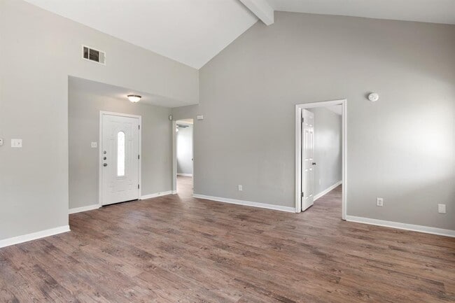 Building Photo - 13313 Briar Hollow Dr