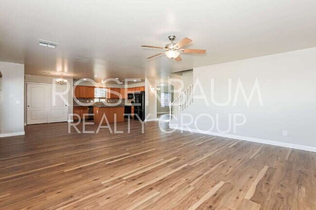 Foto del edificio - 298 W Dana Dr