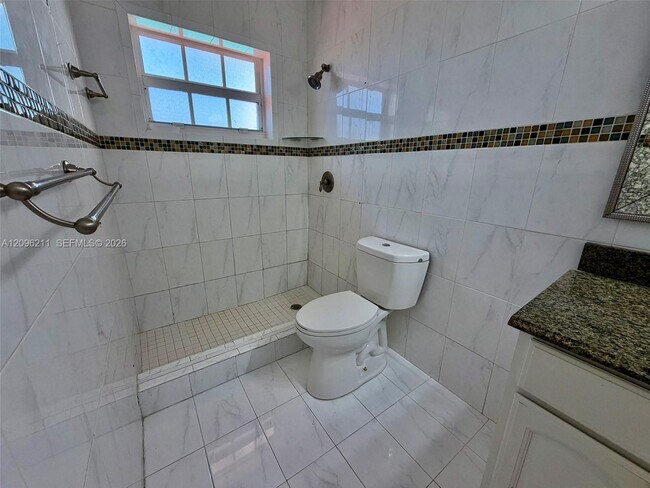 Foto del edificio - 1740 SW 94th Ave