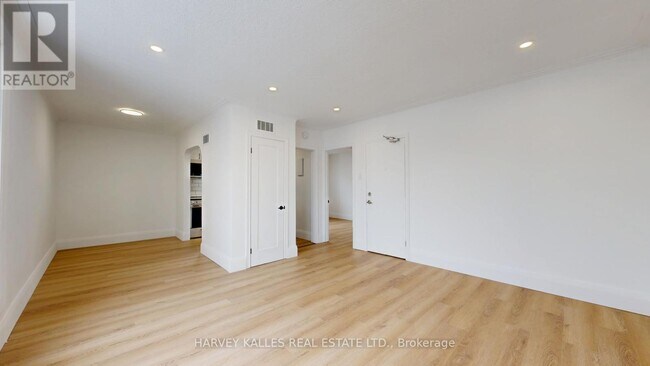 Photo du bâtiment - 1252 Davenport Rd