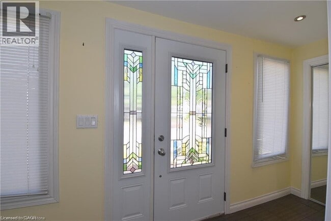 Building Photo - 439 Upper Gage Ave