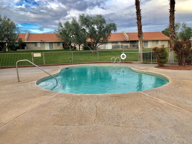 Building Photo - 3 Bedroom Pool View Condo