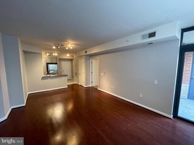 Foto del edificio - 1021 N Garfield St