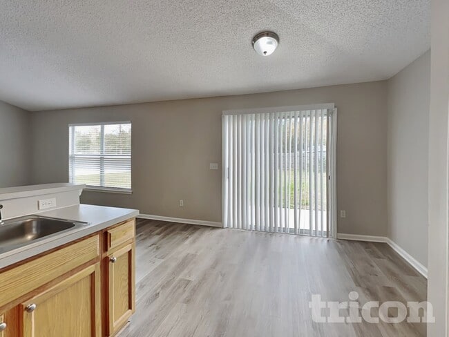 Foto del edificio - 3464 Brahma Bull Cir N