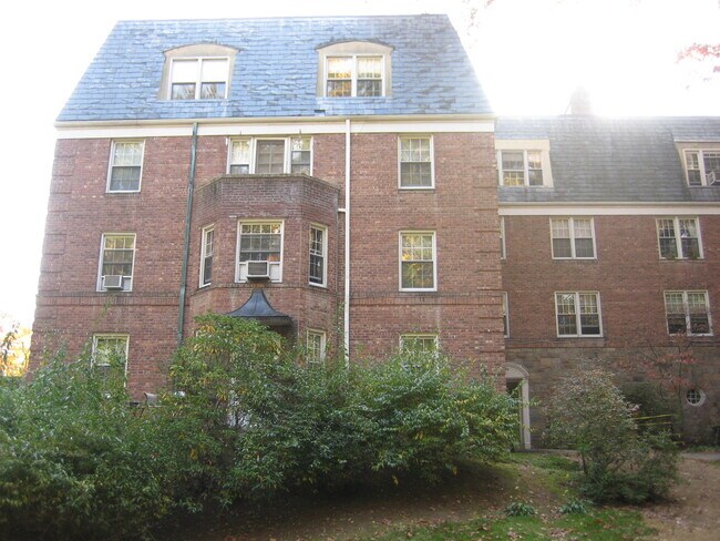 Foto del edificio - 90 Pinewood Rd