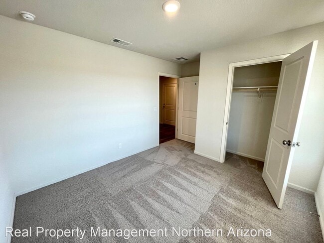 Building Photo - 4 br, 2 bath House - 3467 E. Ames Ave.