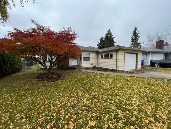 Photo - Charming 2 Bed 1 Ba House in Gladstone - Garage, Washer and Dryer, Landscaping Including!