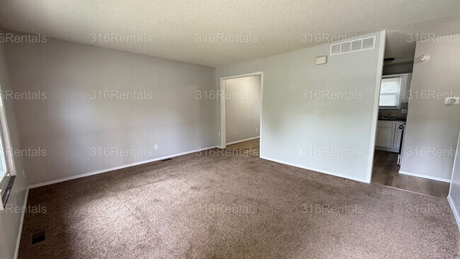 Building Photo - 501 W Clark Ave